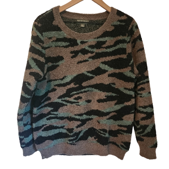 Barefoot Dreams Camoflage CozyChic Seaside Crew-Neck Pullover - Picture 10 of 13